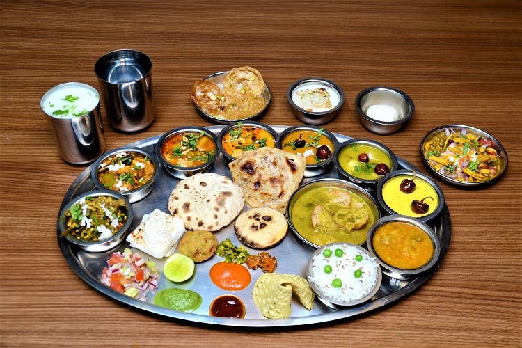 Banarasi Thali with Live Music